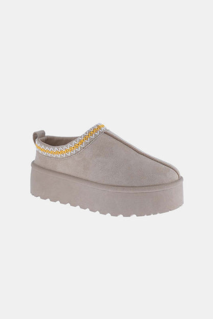 Weeboo Platform Embroidered Trim Slip-On Boots – Uneeque Designzz