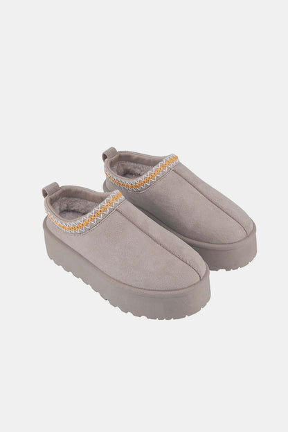 Weeboo Platform Embroidered Trim Slip-On Boots – Uneeque Designzz